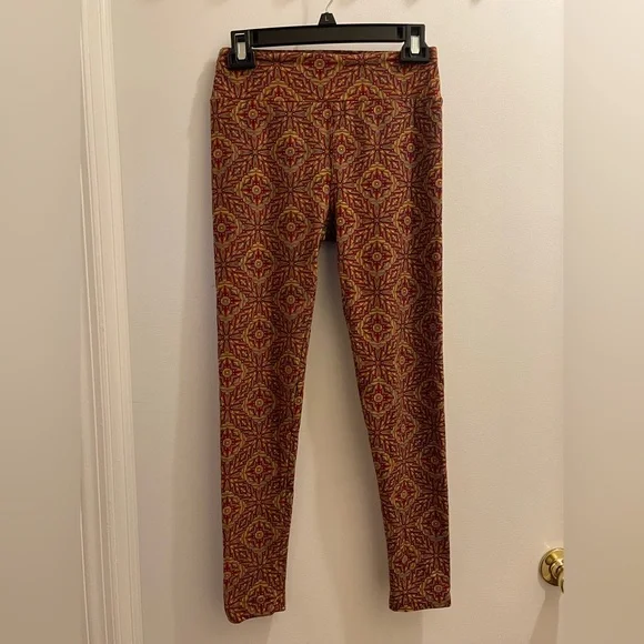 LuLaRoe And More Activewear Set Red White Multi M - Picture 3 of 10